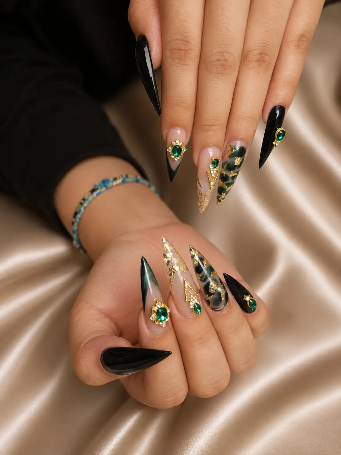 Custom press-on nail design 5