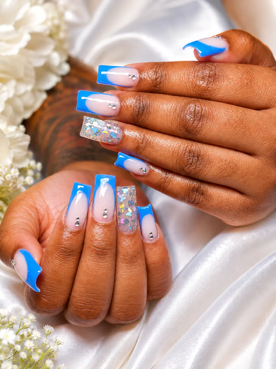 Custom press-on nail design 34